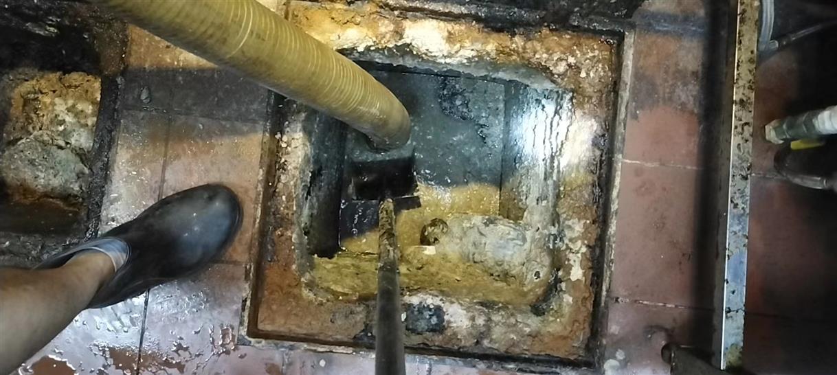 德钦污水池清理一般都有毒气，怎么预防中毒呢？